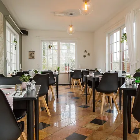 - Restaurant De 4 Jaargetijden Ξενοδοχείο 3*